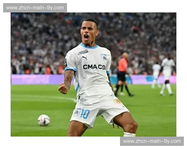 马赛球员梅迪纳乌龙球瞬间，防守失误酿悲剧