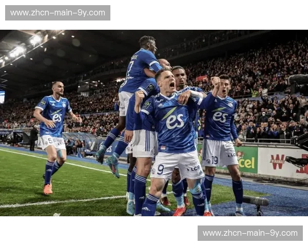 斯特拉斯堡在法甲巨头阴影下的生存策略:低风险引援与战术弹性 斯特拉斯堡在法甲巨头阴影下的生存策略:低风险引援与战术弹性